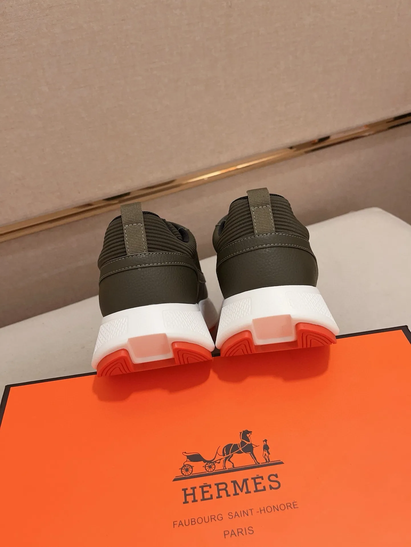 Men's clothing and shoes💰: 440💰《HERMES》【Classic original single version】Hermès; top 🔝purchasing agent🔍🔍men's latest 🇺🇸 counter sales simultaneously, imported from Italy original ▲▲cowhide ▲▲ (high-end, nobility, class) ) Exquisite workmanship (Italian 🇮🇹 imported water-dyed 🐂 cowhide lining) sole: original sole provided by the original factory, ⚠️exclusive double-layer activity·TPR·rubber·combined molded outsole; super comfortable·wear-resistant·non-slip·environmental protection The real thing is more beautiful if you take the real thing (high quality, follow the order). You can enter and exit the counter at will * Number of yards: 38-44 (45 can be customized and cannot be returned or exchanged)